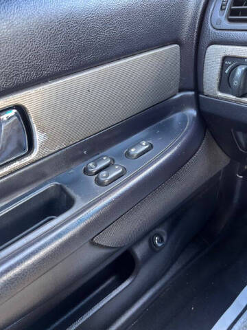 2004 Ford Thunderbird Deluxe