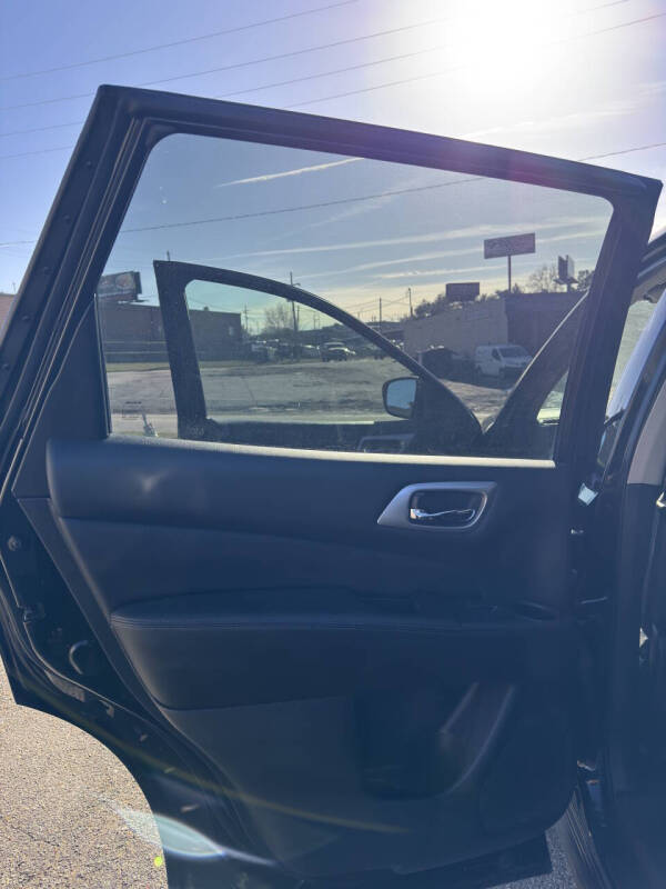 2020 Nissan Pathfinder SV