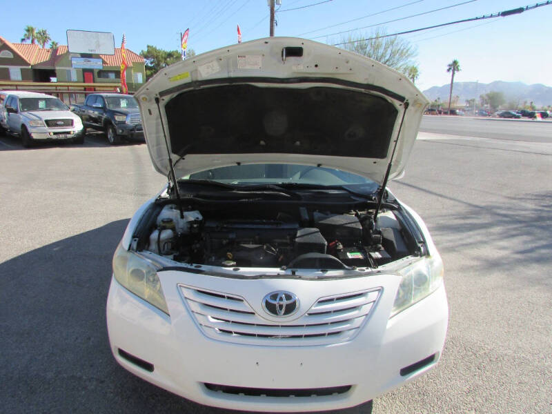 2007 Toyota Camry LE photo 13