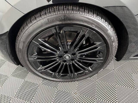 2025 Land Rover Range Rover P400 SE LWB