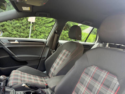 2017 Volkswagen Golf GTI S