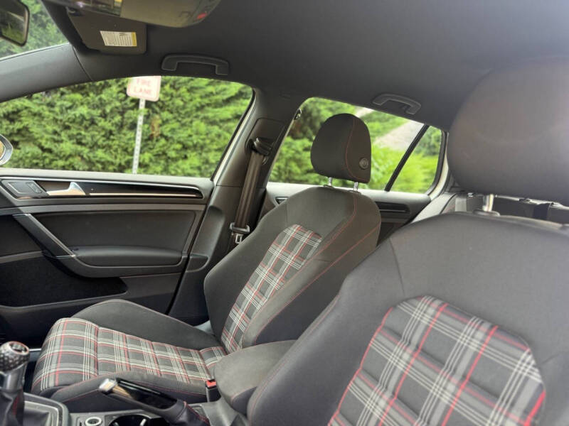 2017 Volkswagen Golf GTI S