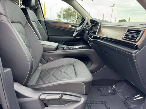 2024 Volkswagen Atlas SE