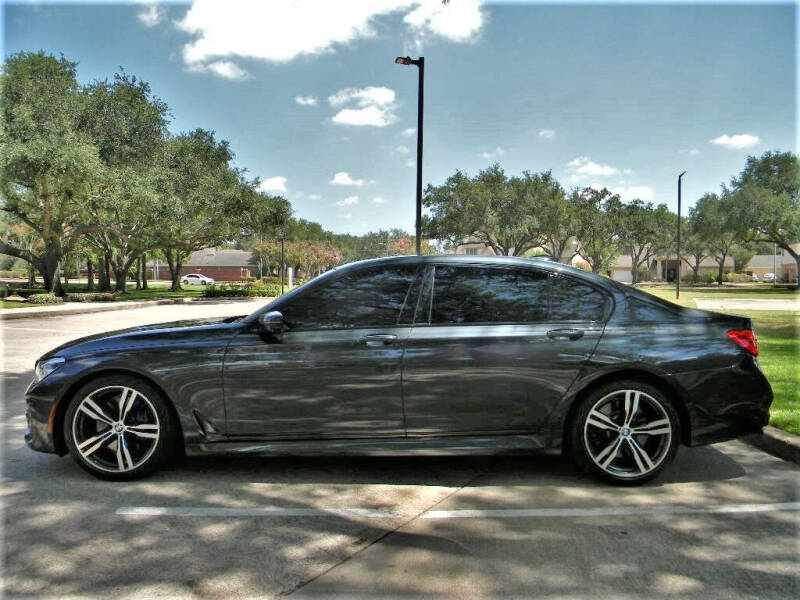 2019 BMW 7 Series 750i photo 3