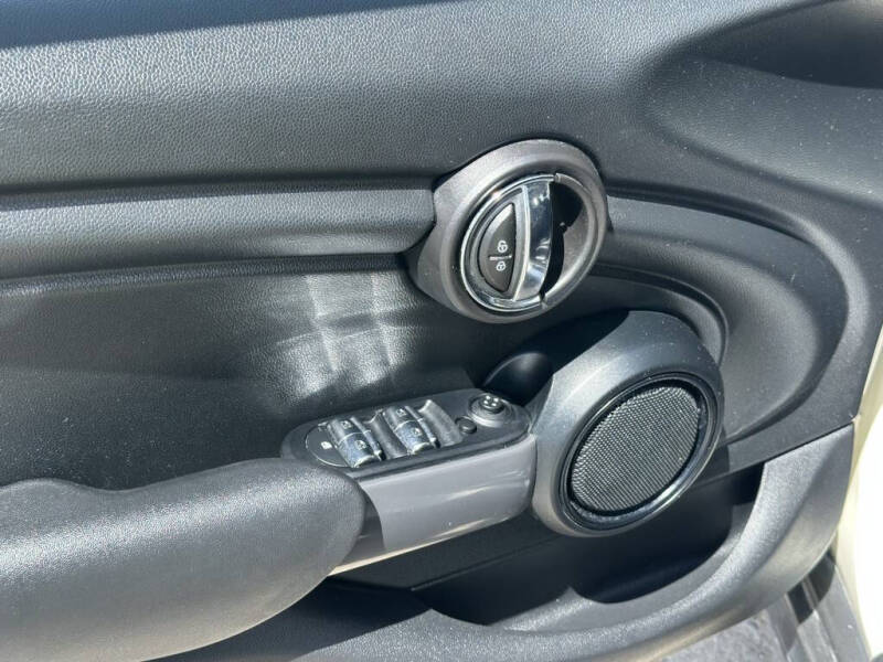 2017 MINI Hardtop 4 Door Cooper