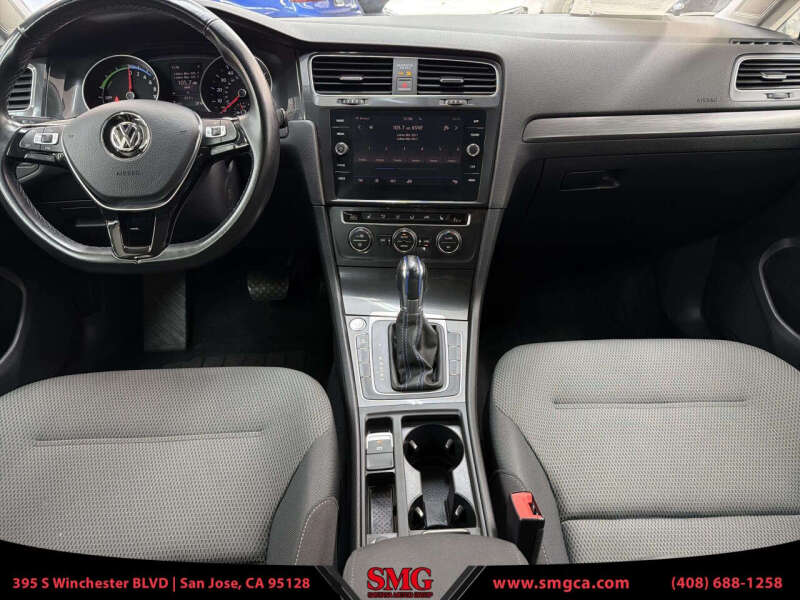 2017 Volkswagen e-Golf SE