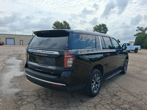 2023 Chevrolet Suburban LT