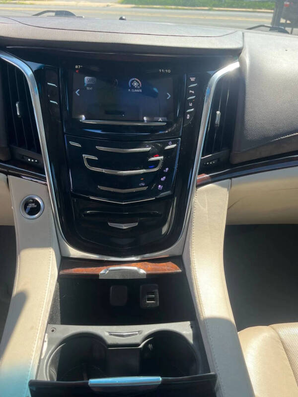 2015 Cadillac Escalade Luxury