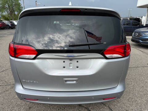 2018 Chrysler Pacifica LX