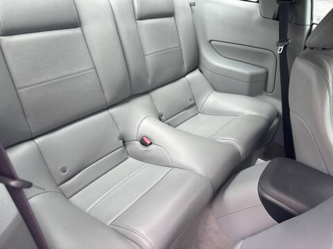 2006 Ford Mustang V6 Standard