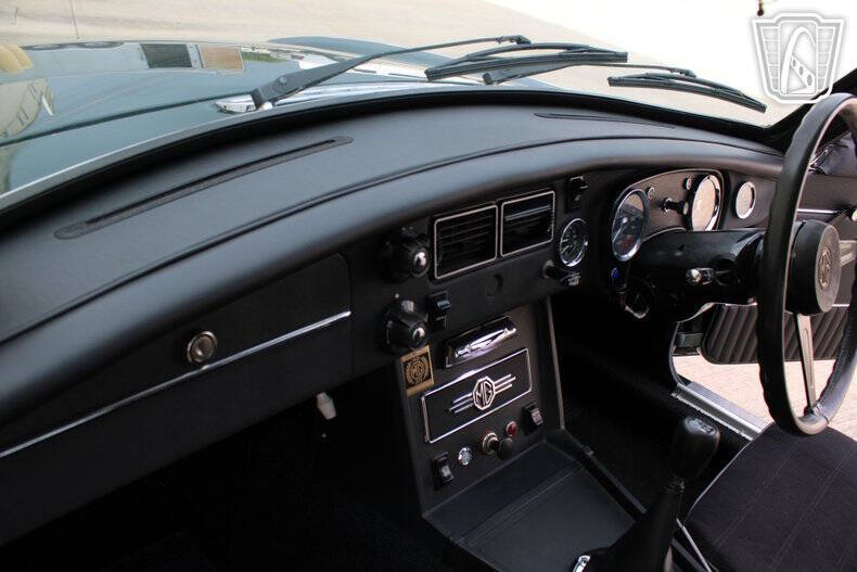1975 MG B