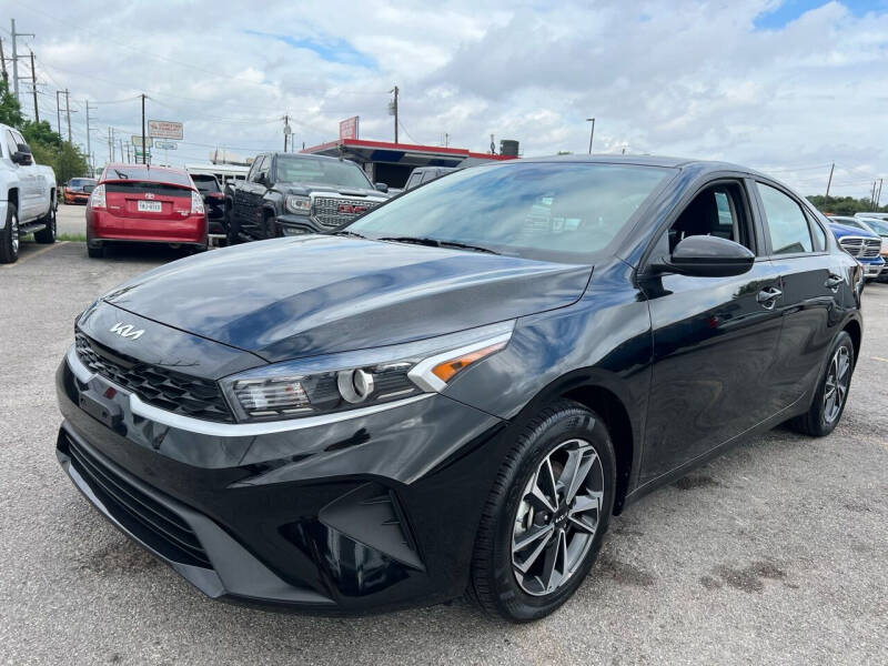 Used 2024 Kia Forte LXS with VIN 3KPF24AD2RE698659 for sale in Garland, TX