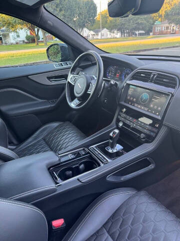 2020 Jaguar F-PACE SVR