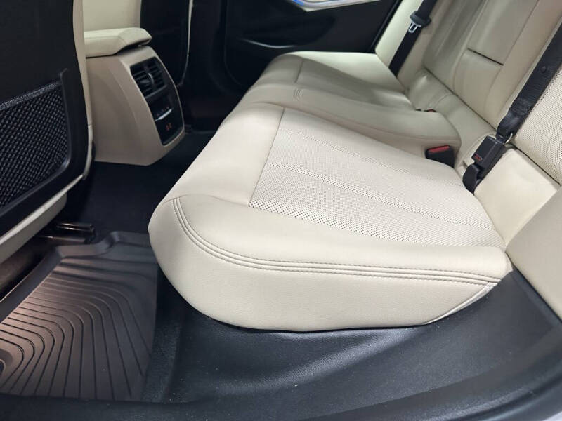 2023 BMW 3 Series 330i xDrive