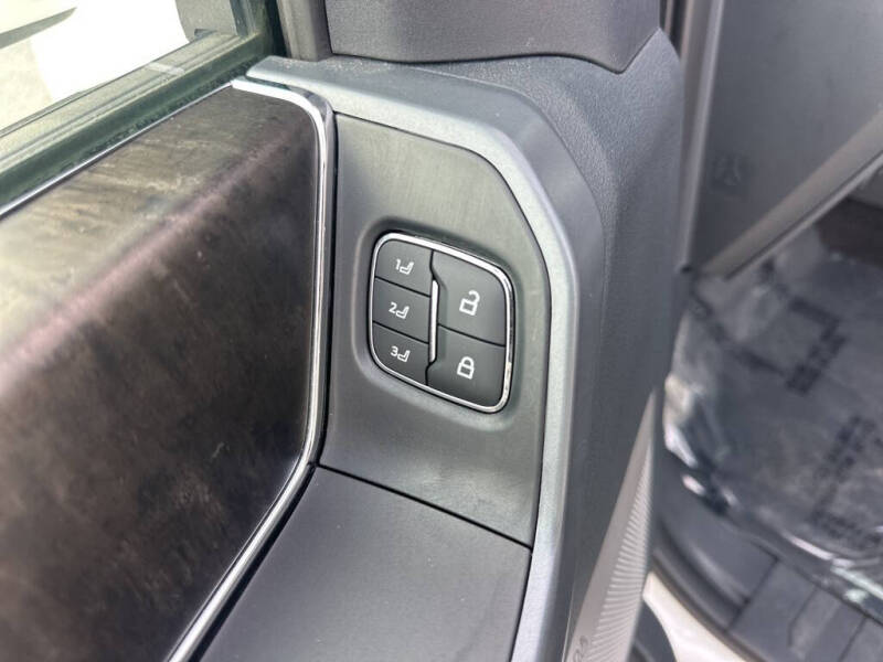 2022 Ford F-150 Lightning Lariat