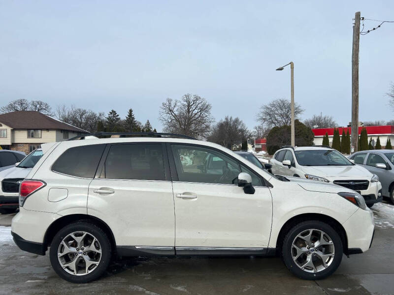 2017 Subaru Forester Touring's photo