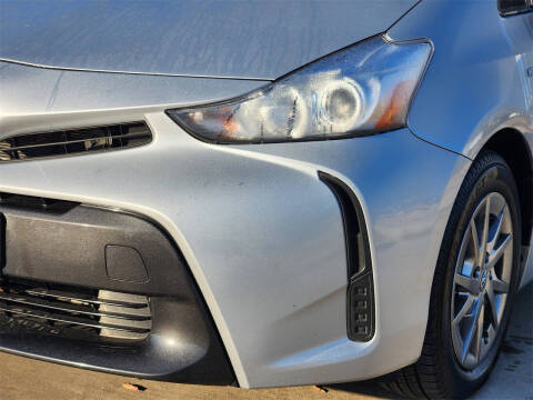 2016 Toyota Prius v Two