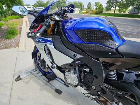 2015 Yamaha YZF-R1