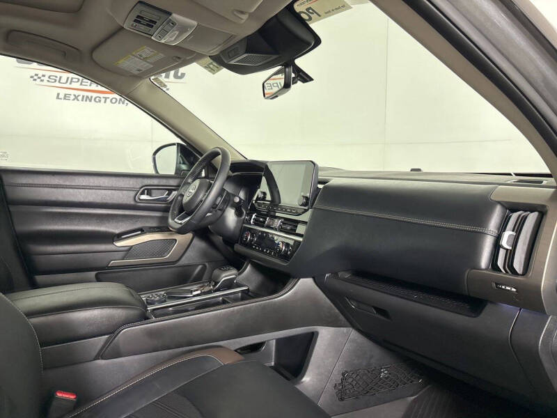 2024 Nissan Pathfinder Platinum