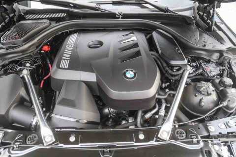 2025 BMW 5 Series 530i