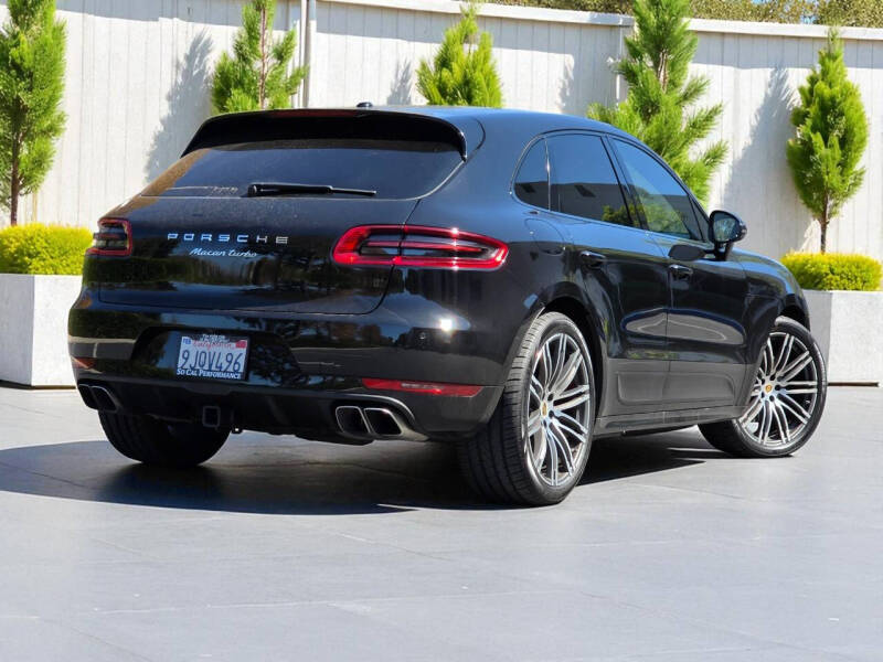 2016 Porsche Macan Turbo