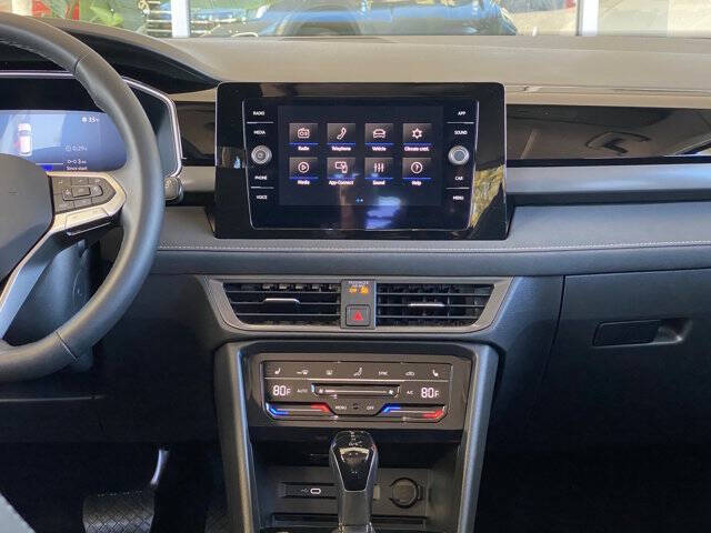 2025 Volkswagen Taos SE Black 4Motion