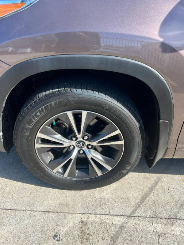 2018 Toyota Highlander LE