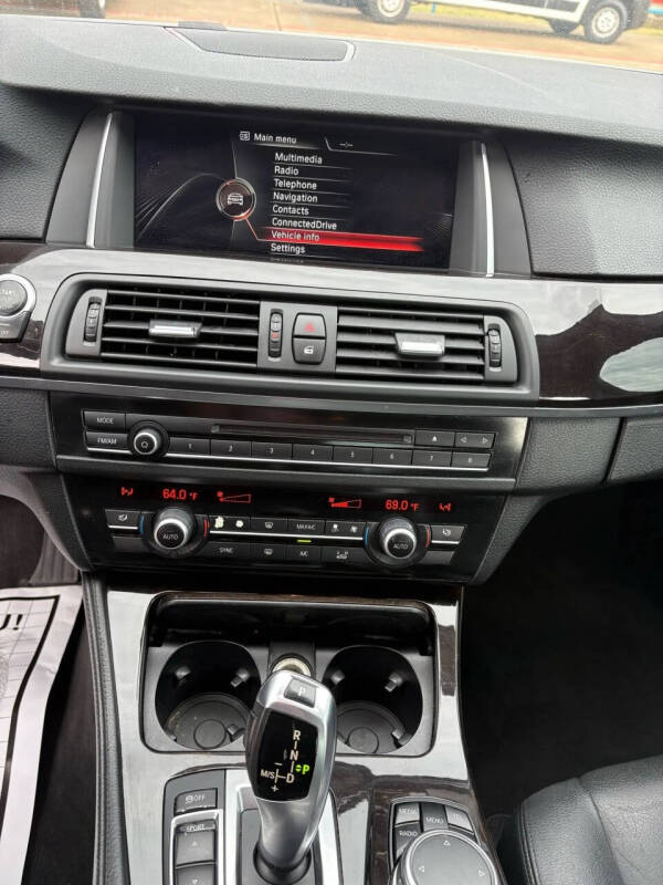 2015 BMW 5 Series 528i