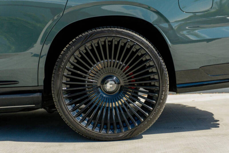 2025 Cadillac Escalade-V