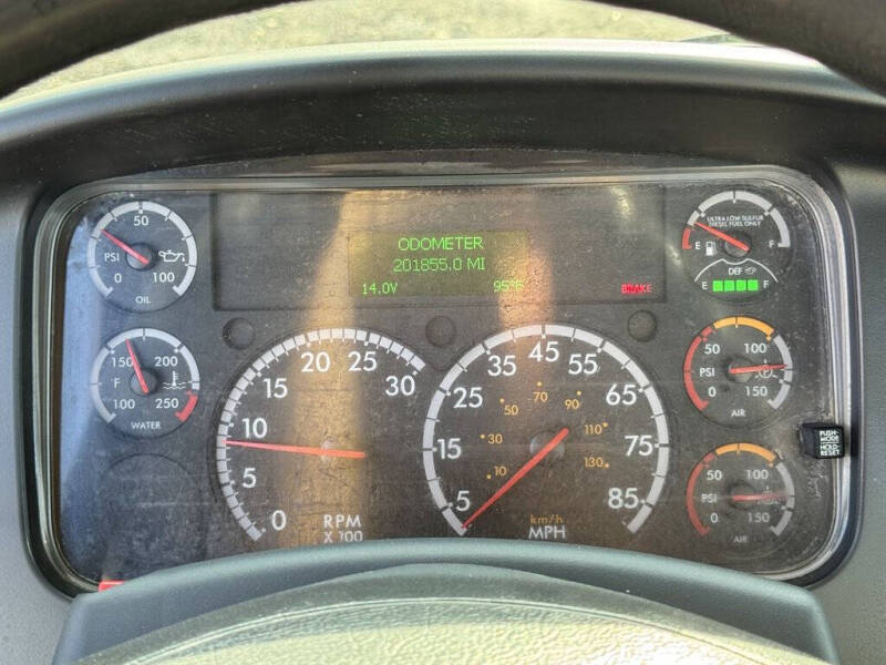 2018 Freightliner M2 106