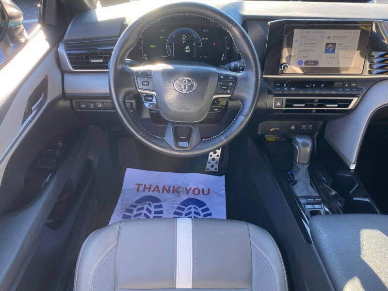 2025 Toyota Camry SE