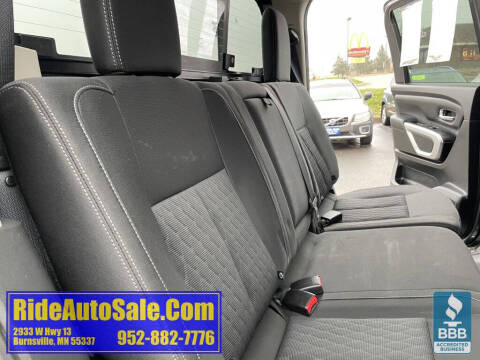 2017 Nissan Titan SV