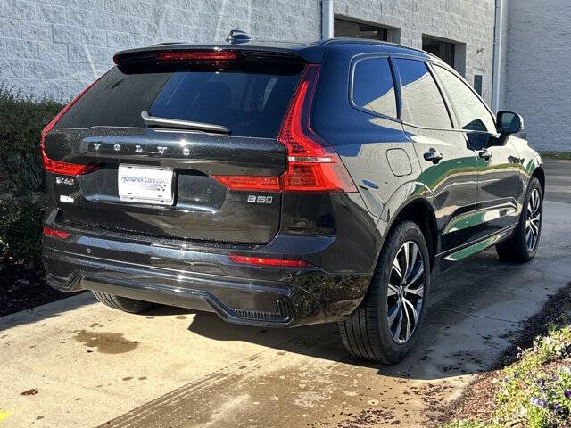 2025 Volvo XC60 B5 Plus Dark Theme