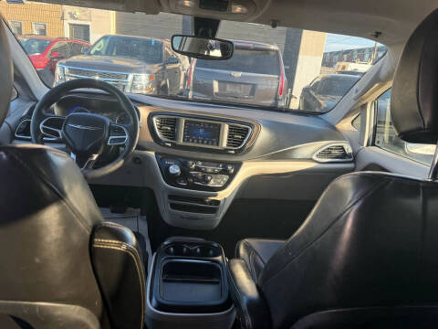 2020 Chrysler Voyager LXi