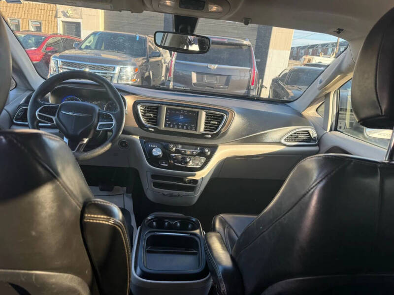 2020 Chrysler Voyager LXi