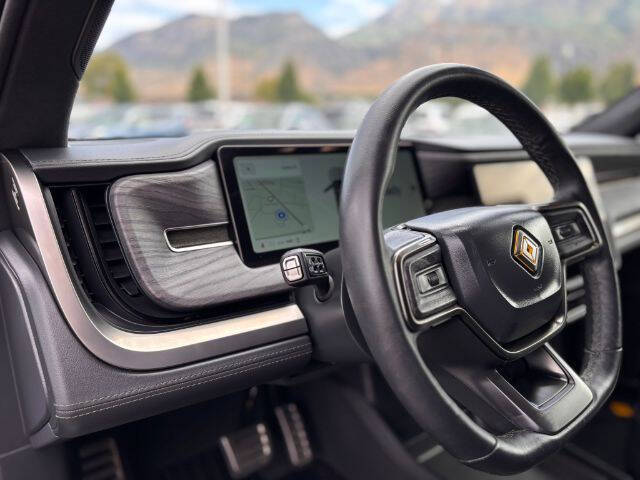 2024 Rivian R1S Adventure