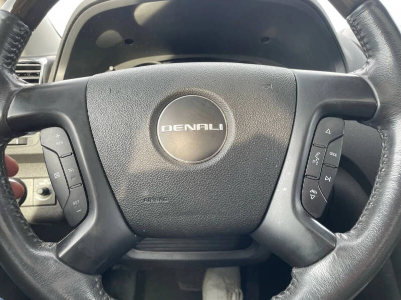 2011 GMC Acadia Denali