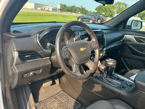 2022 Chevrolet Traverse LT Cloth