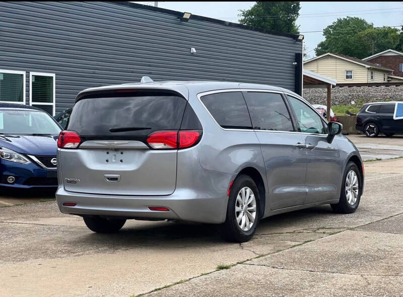 2017 Chrysler Pacifica Touring