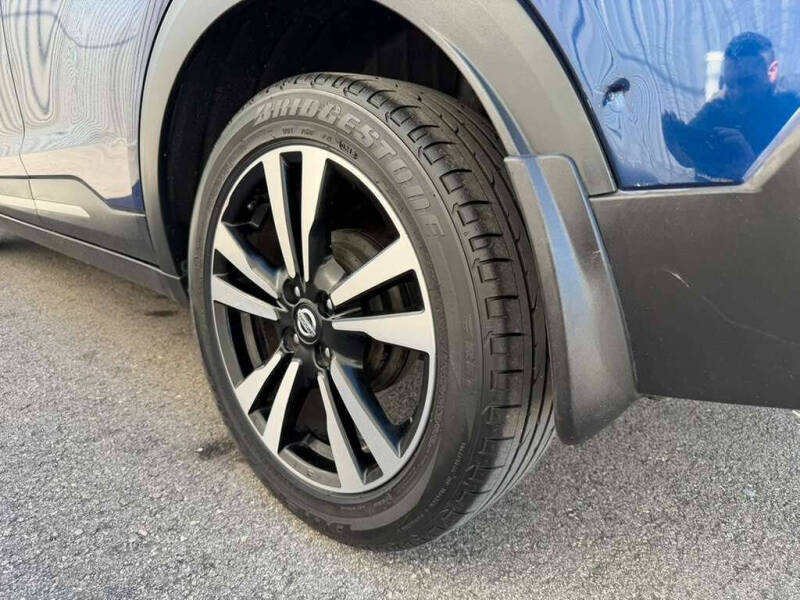 2020 Nissan Kicks SR