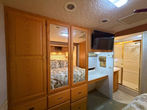 2004 Winnebago Brave
