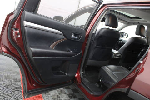 2017 Toyota Highlander SE