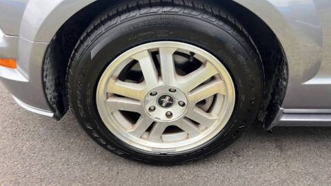 2006 Ford Mustang GT Deluxe