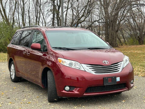 2017 Toyota Sienna XLE 7-Passenger