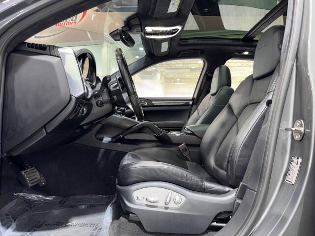 2017 Porsche Cayenne GTS