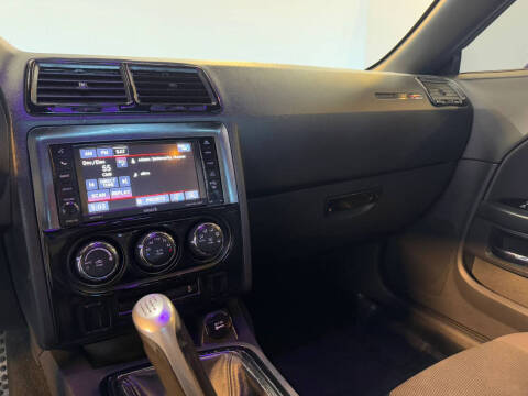 2014 Dodge Challenger SRT8 Core