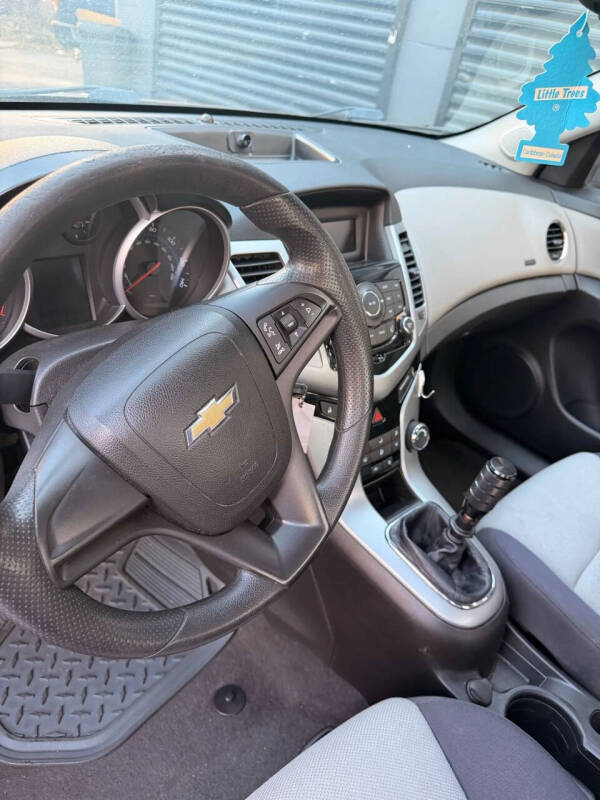 2014 Chevrolet Cruze LS Manual