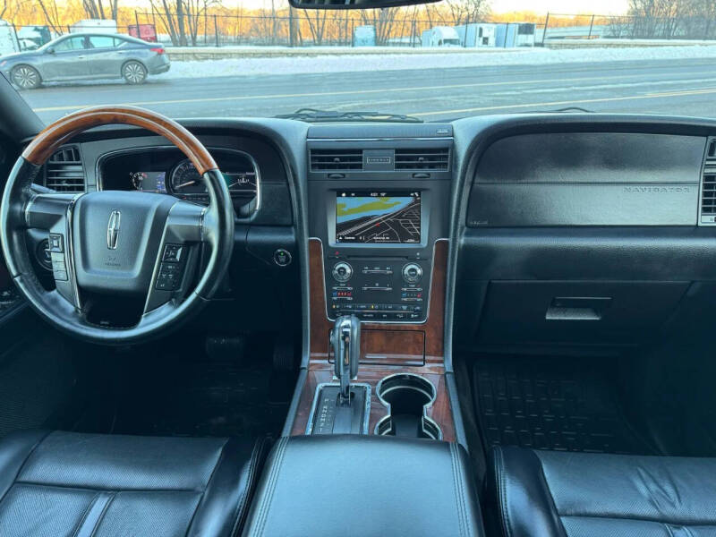 2017 Lincoln Navigator Select