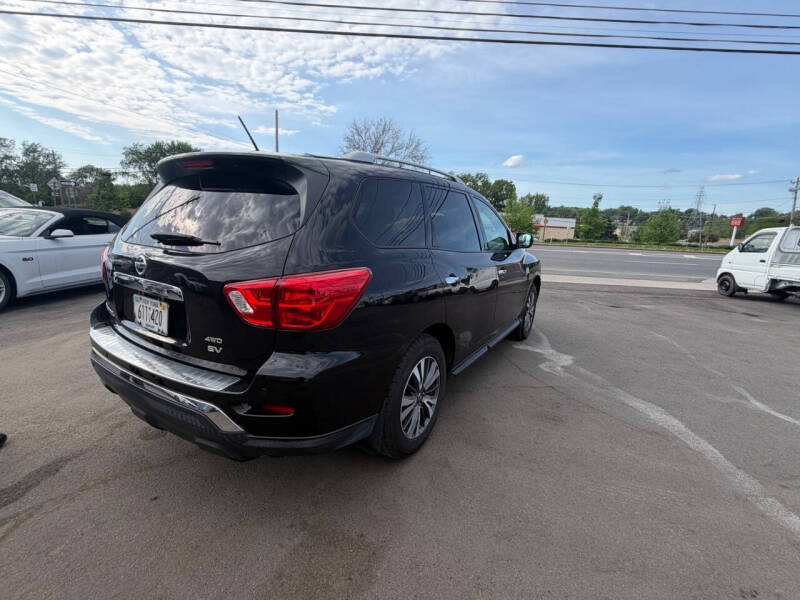 2017 Nissan Pathfinder SV
