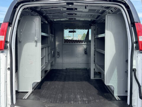 2017 Chevrolet Express 2500